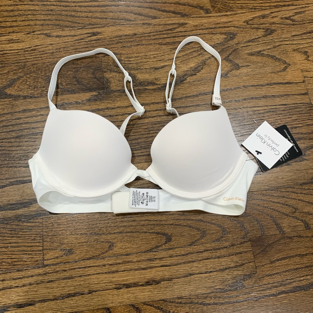 New Calvin Klein Push Up Plunge White Bra Size 32A